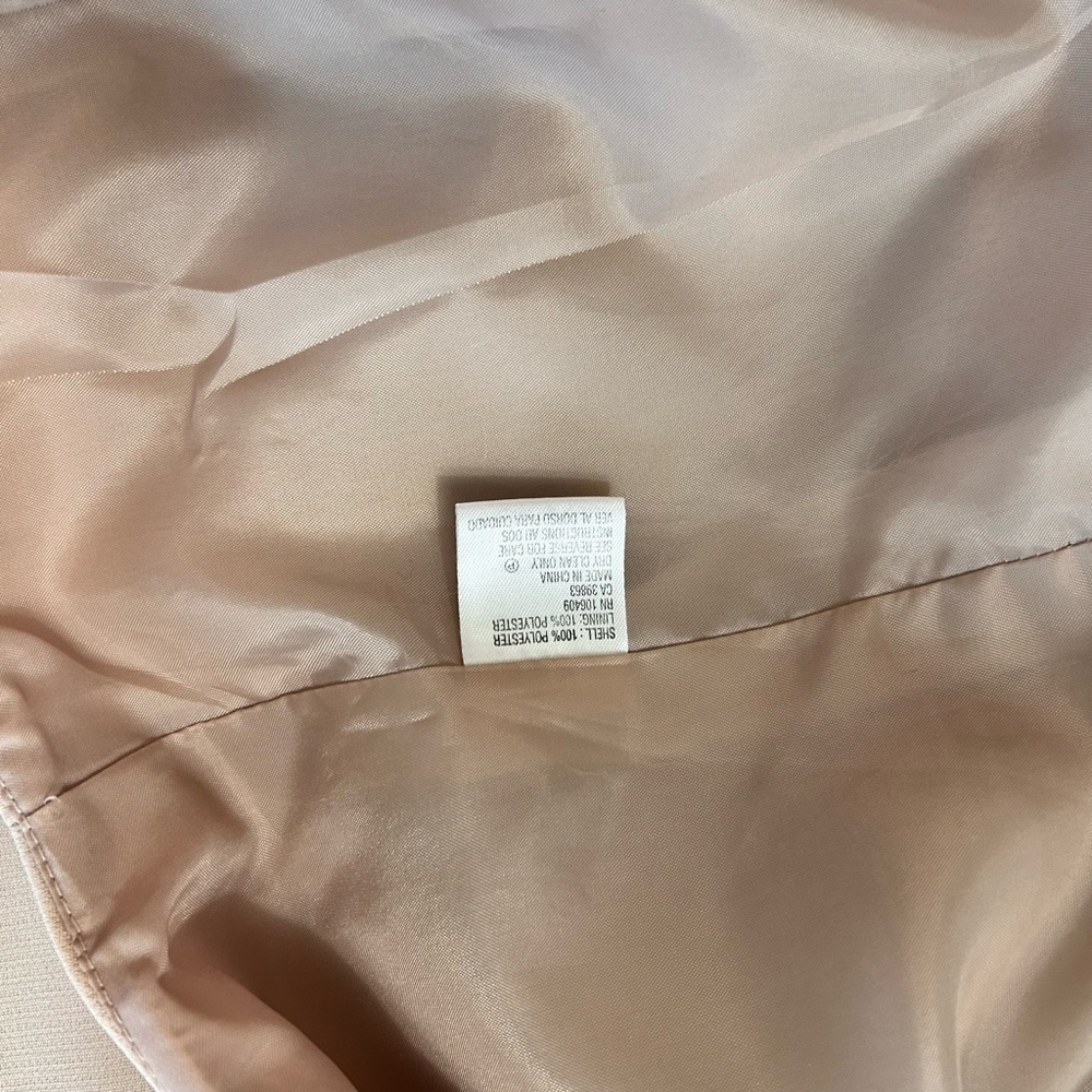 TAHARI women’s three piece suit in beige and black. - Picture 10 of 14